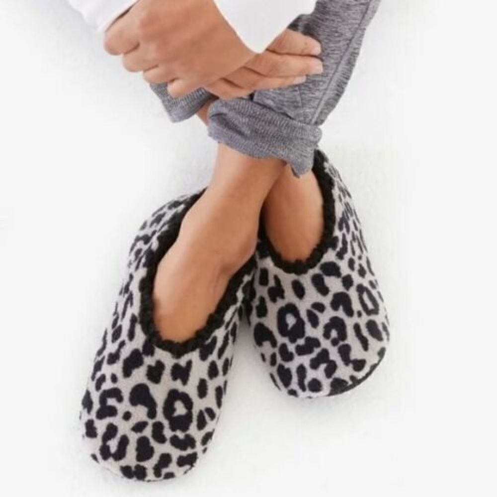 NWT Isaac Mizrahi Leopard Print Sherpa Lined Slippers Size M & L
